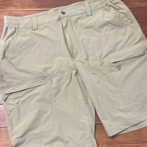 Free Kite khaki Cargo Shorts with Belt Loops and Smooth Fabric